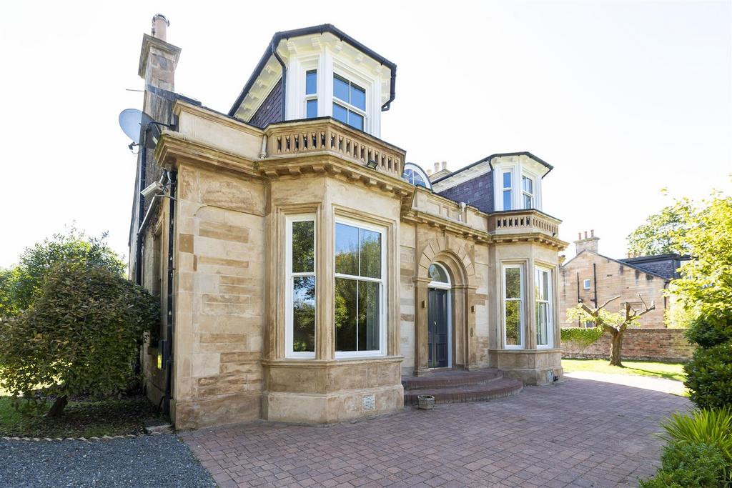 Beechmount Road, Lenzie, Glasgow 4 bed detached house £3,500 pcm (£