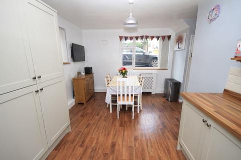 108 Albion Road, Bradford, BD10 9QL