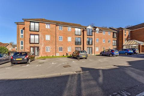 1 bedroom apartment to rent, Woodlands Way, Andover