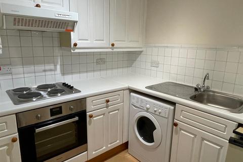 1 bedroom apartment to rent, Woodlands Way, Andover