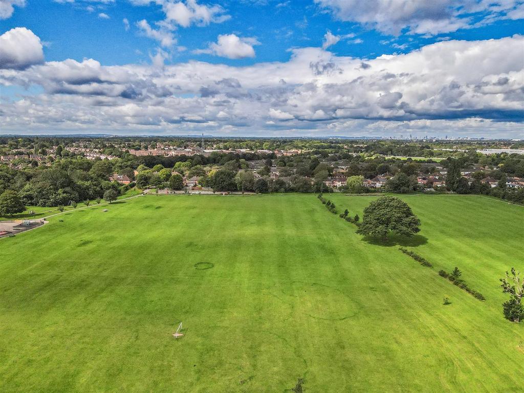 2023.08.15 - 32 Barnfield Drive-3 lo.jpg