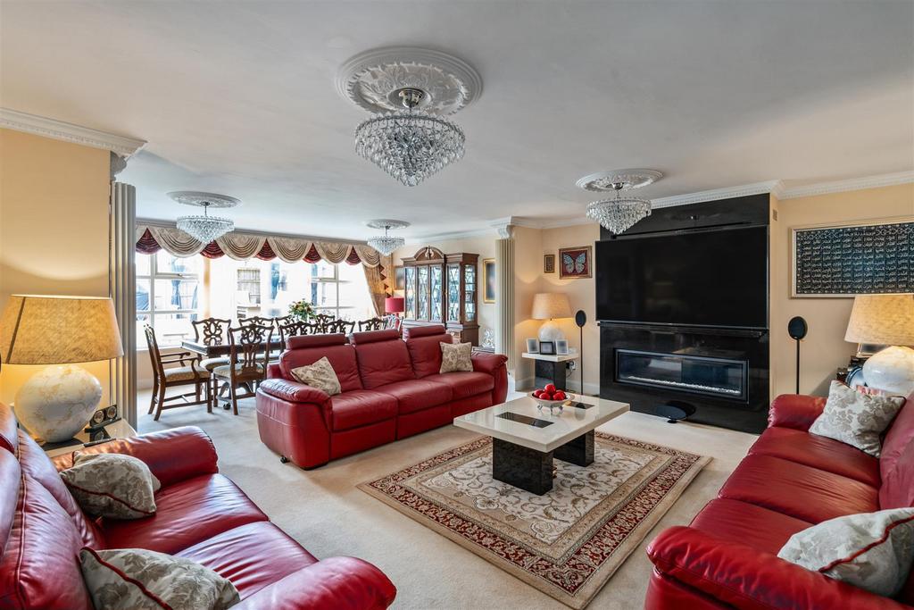 2023.08.15 - 32 Barnfield Drive-8 lo.jpg