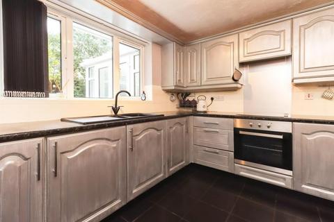 58 Arundel Close, Telford, TF3 2LX