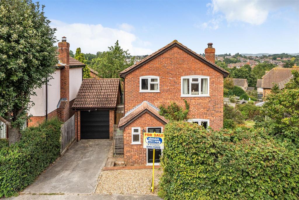 Pennine Way, Downswood, Maidstone 3 bed detached house for sale £450,000