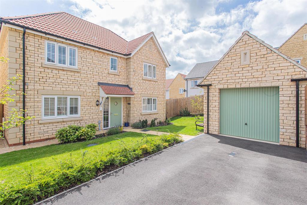 Aldhelm Rise, Corsham 4 bed detached house for sale £600,000
