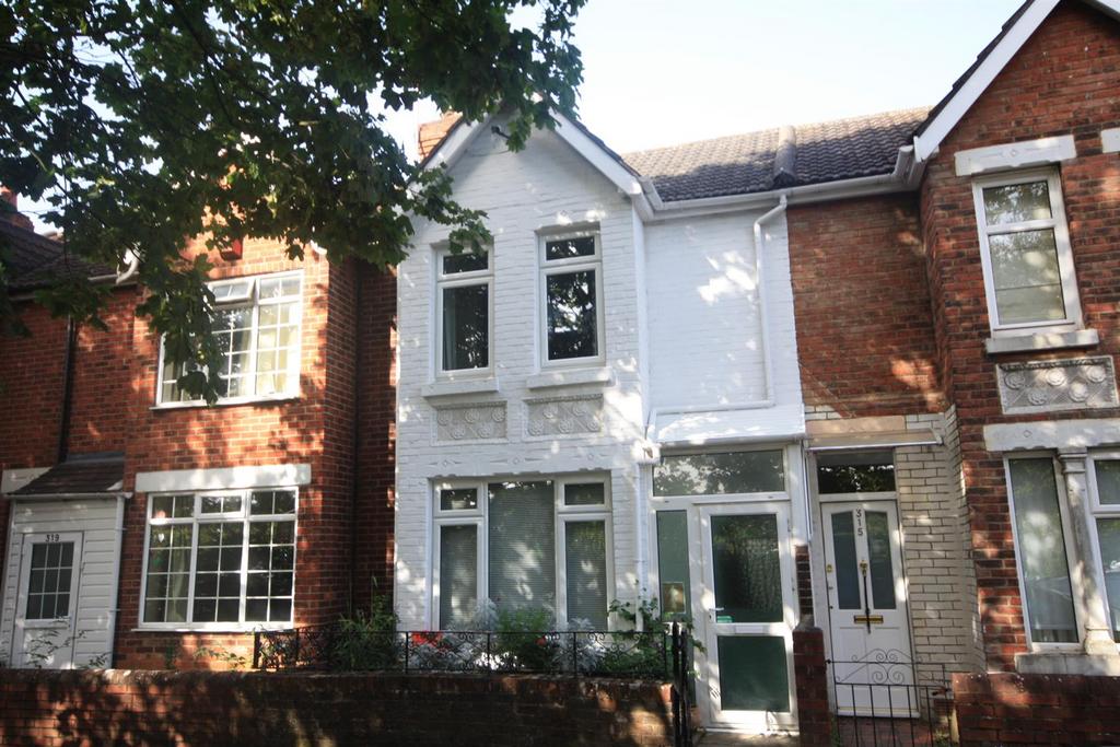 Market Street, Eastleigh 3 bed terraced house for sale £300,000