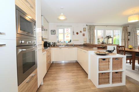27 Bishops Close, Bathpool, Taunton, TA2 8DS