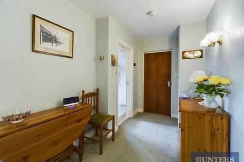 2 bedroom flat for sale - St. Oswalds Court, Filey