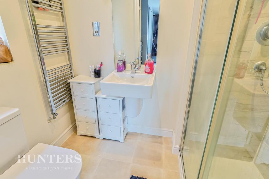 En-suite bathroom