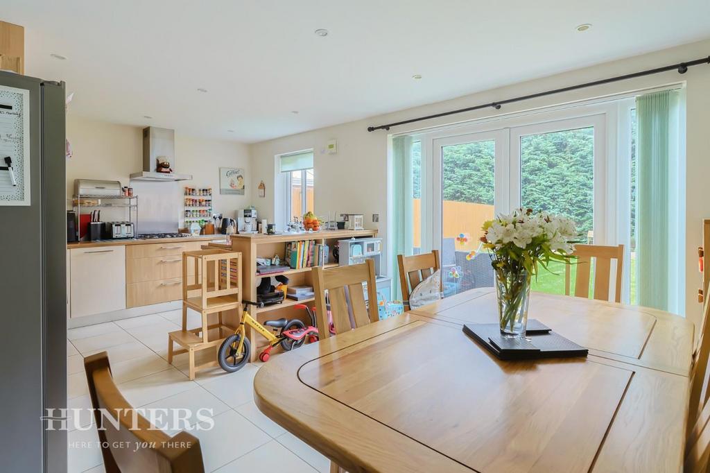 Dining kitchen