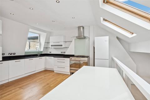 3 bedroom apartment to rent, Gayville Road, London, SW11