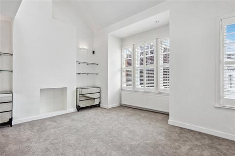 3 bedroom apartment to rent, Gayville Road, London, SW11