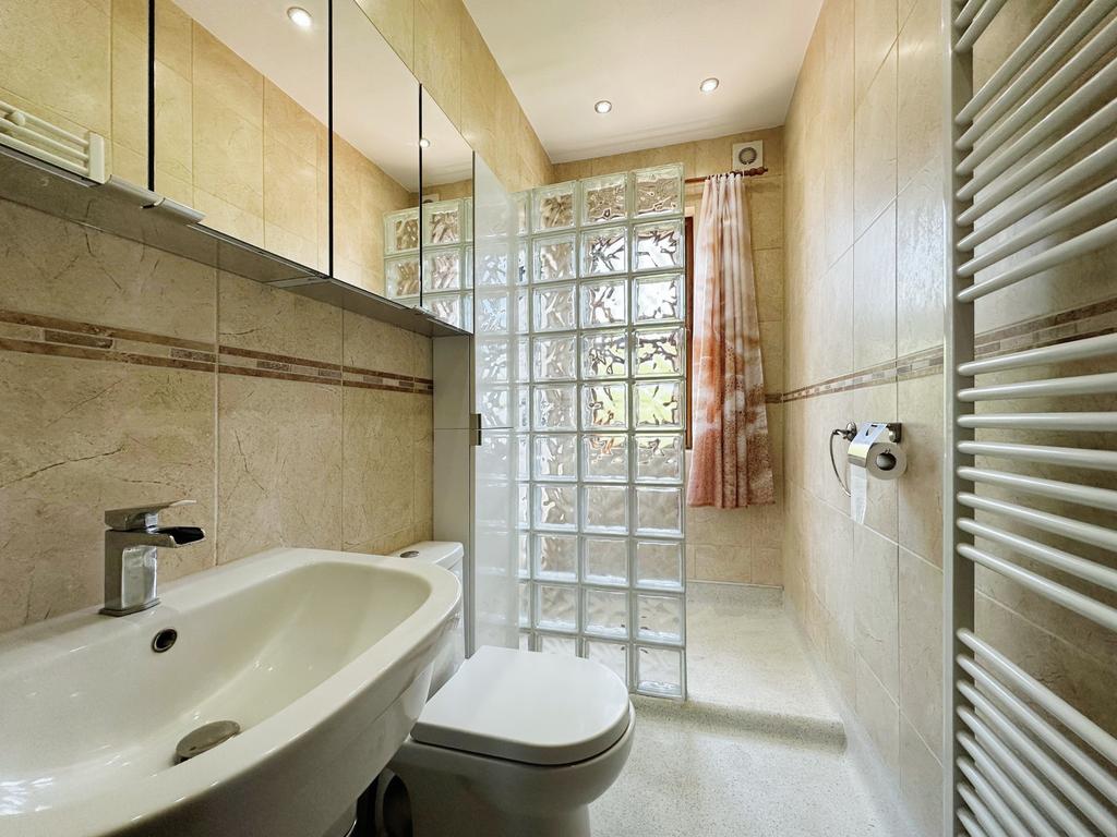 First floor shower room/wc