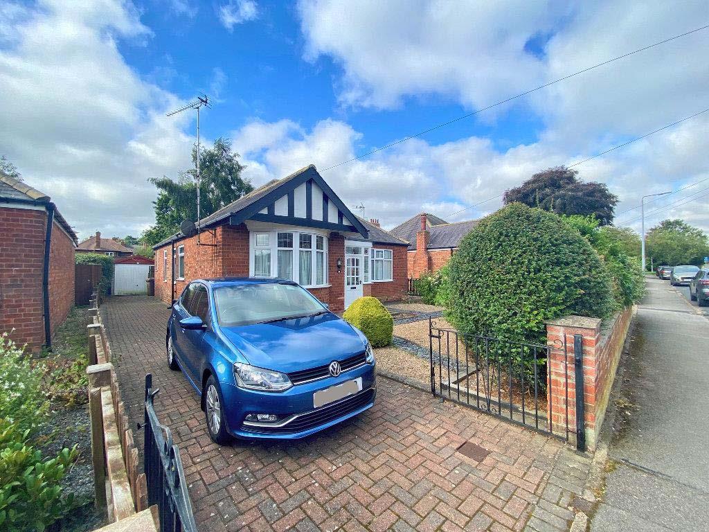 Kingtree Avenue, Cottingham 2 bed detached bungalow for sale £280,000