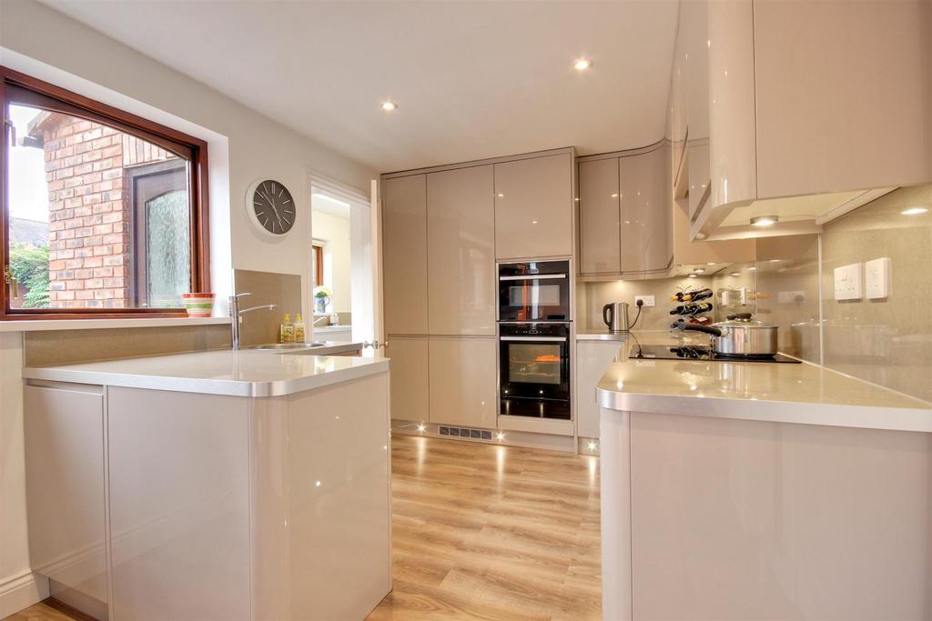 Waltham Lane, Beverley 4 bed end of terrace house for sale £525,000