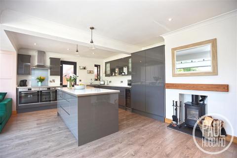 42 Borrow Road, Lowestoft, NR32 3PN