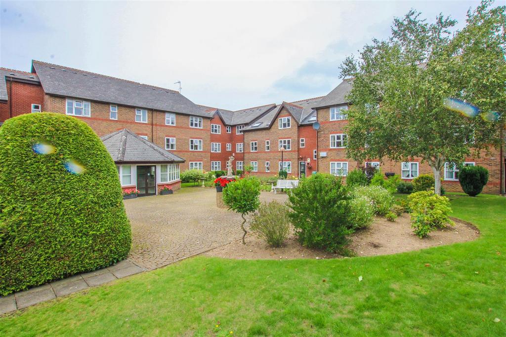 Eastfield Road, Brentwood 2 bed retirement property for sale £220,000