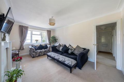 12, Warwick Court Hook Road, Surbiton, KT6 5BW
