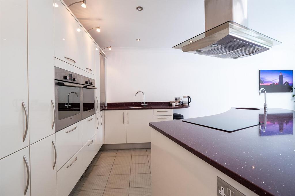 Kitchen..jpg