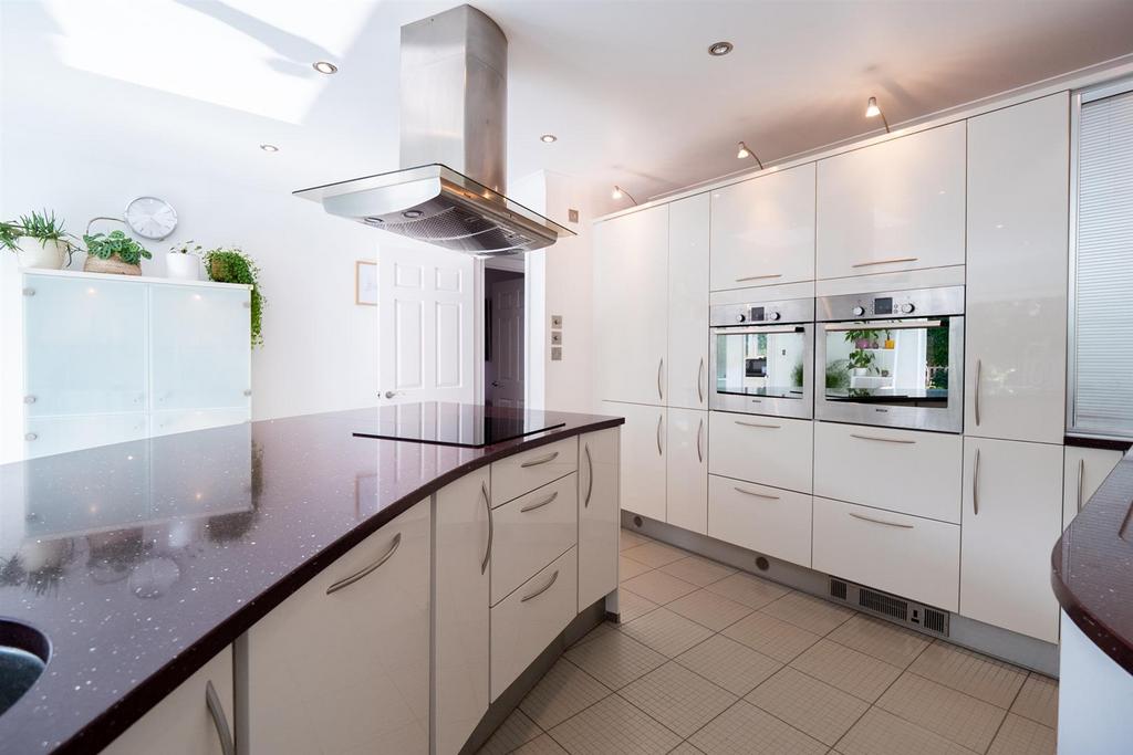 Kitchen.jpg