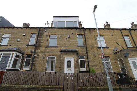 3 bedroom terraced house to rent, Tennyson Street, Lee Mount, Halifax