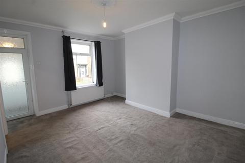 3 bedroom terraced house to rent, Tennyson Street, Lee Mount, Halifax