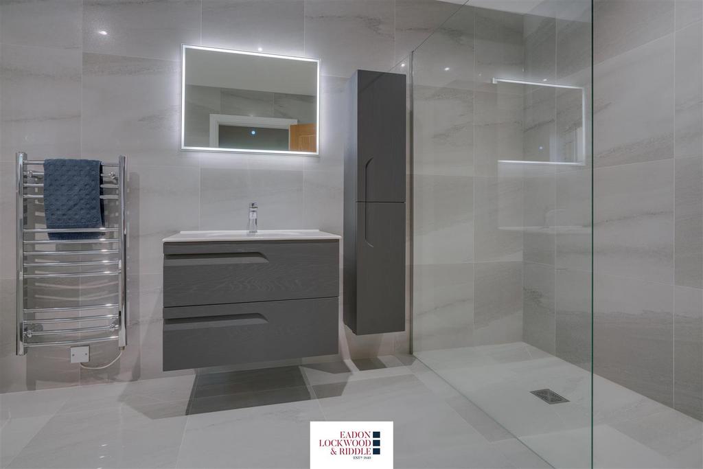 Bedroom 2-Ensuite