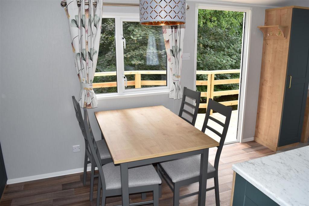 Kitchen dining room