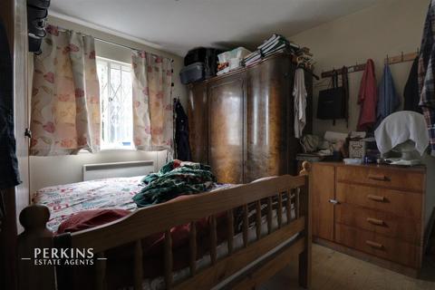 20 Frensham Close, Southall, UB1 2YE