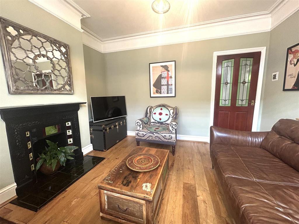 Whitehall Road, Cradley Heath 2 bed terraced house £185,000