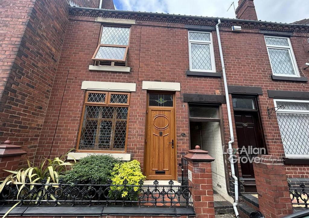 Whitehall Road, Cradley Heath 2 bed terraced house £185,000