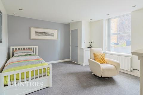 46 Warrington Street, Lees, Oldham, OL4 5AR