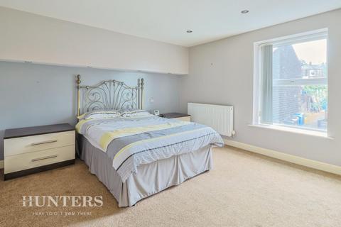 46 Warrington Street, Lees, Oldham, OL4 5AR