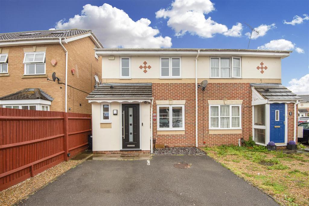 Palace Close, Cippenham 3 bed semidetached house for sale £465,000