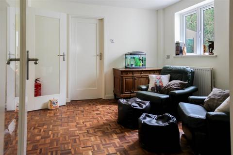 Oak House, 4 Mangapp Chase, Burnham-on-crouch, CM0 8QQ