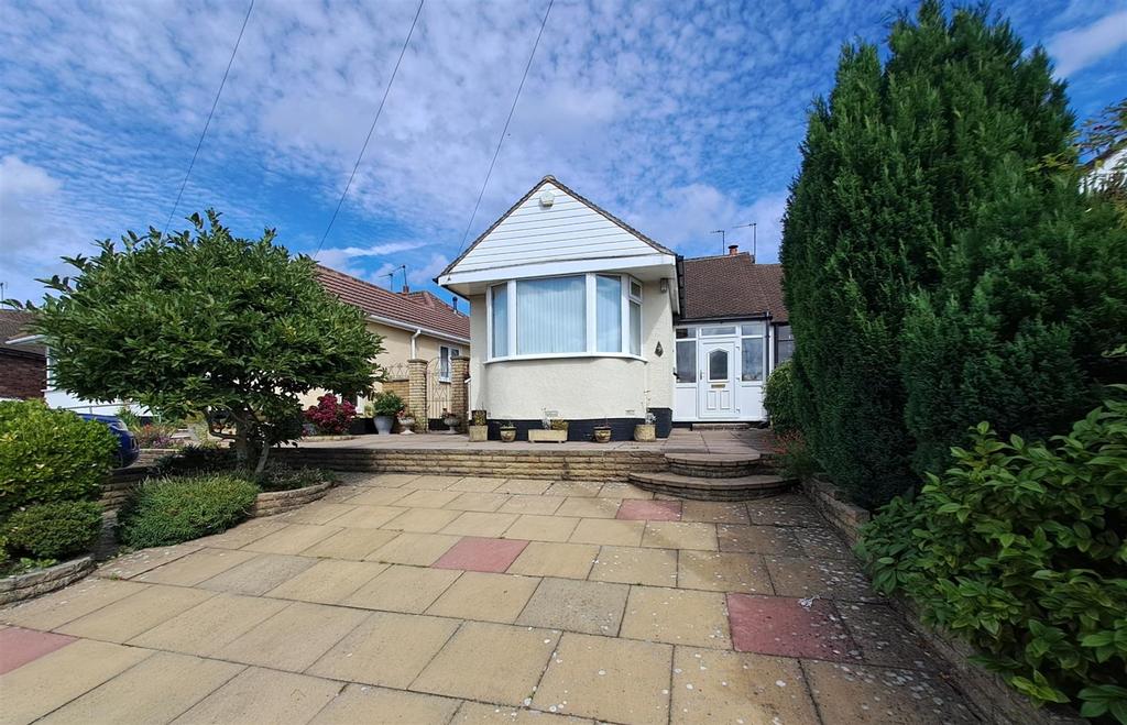 Corrie Croft, Sheldon, Birmingham 2 bed semidetached bungalow for sale