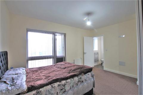 2 bedroom apartment for sale - Blanchard Court, Heston TW5