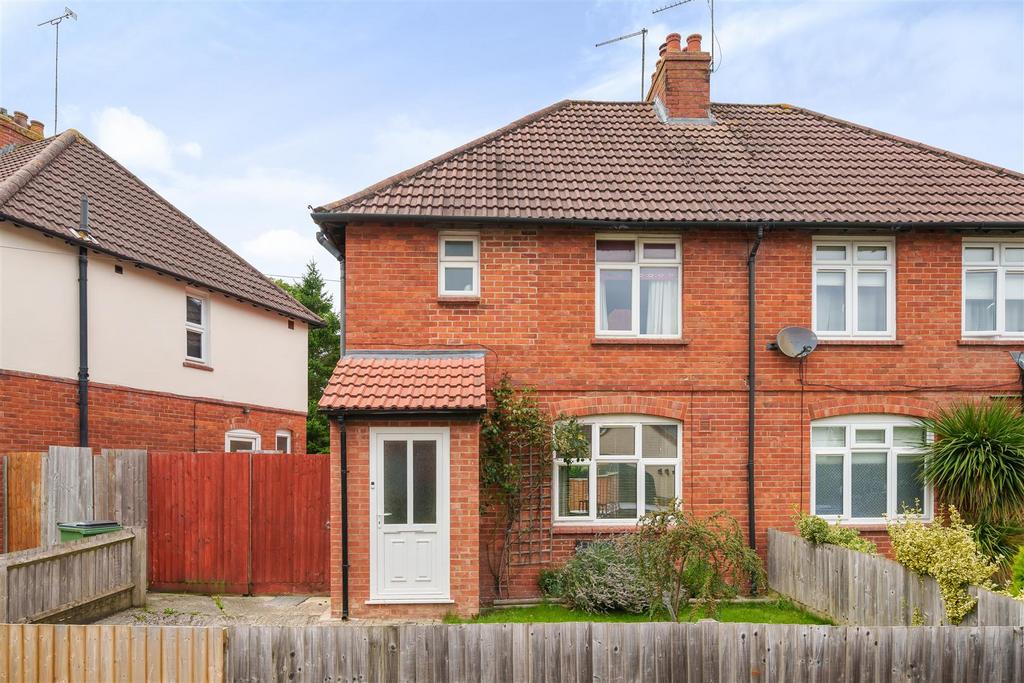 Roseland Avenue, Devizes 3 bed semidetached house for sale £249,750