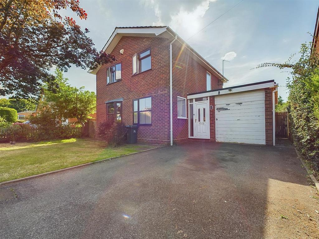Eston Avenue, Malvern 3 bed detached house £365,000