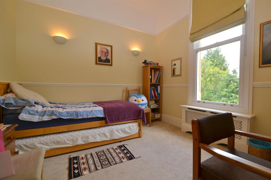 Bed3.JPG