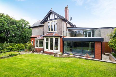 121 Manor Road, Darwen, BB3 2SN