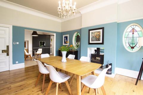 121 Manor Road, Darwen, BB3 2SN