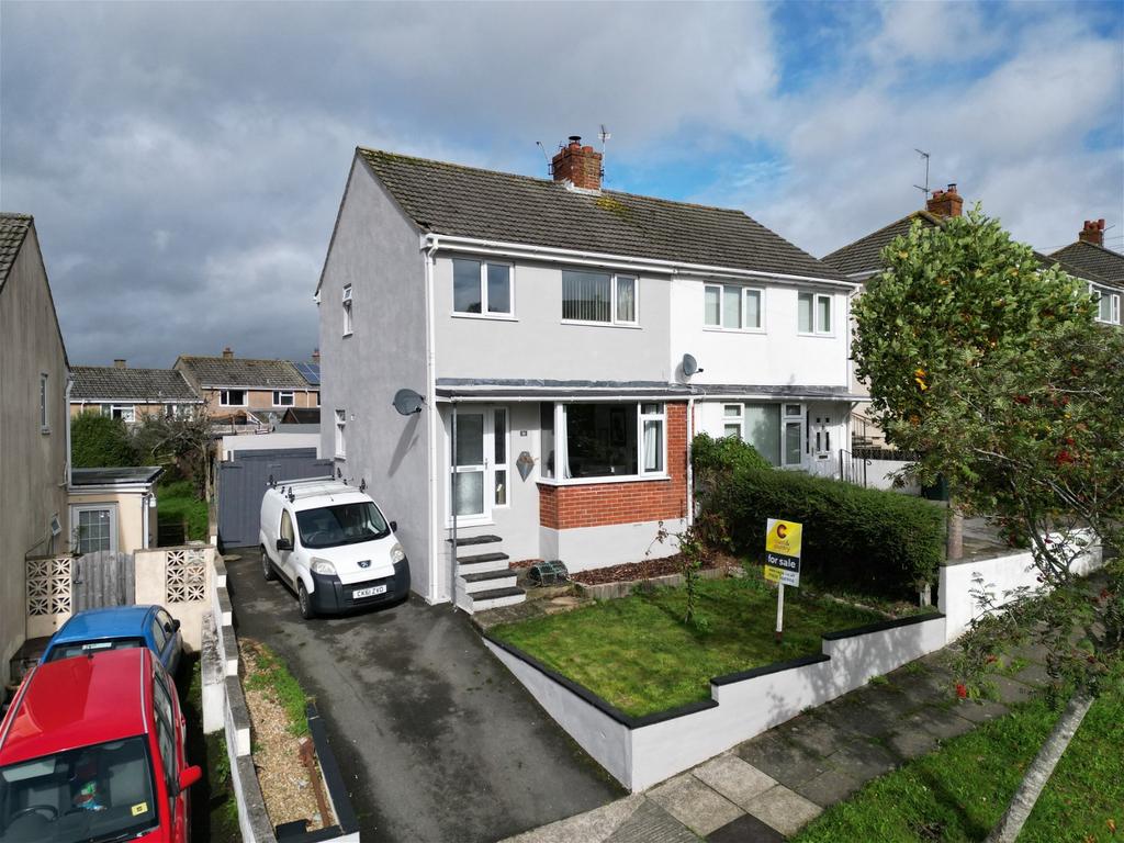 Windsor Avenue, Newton Abbot 3 bed semidetached house for sale £260,000