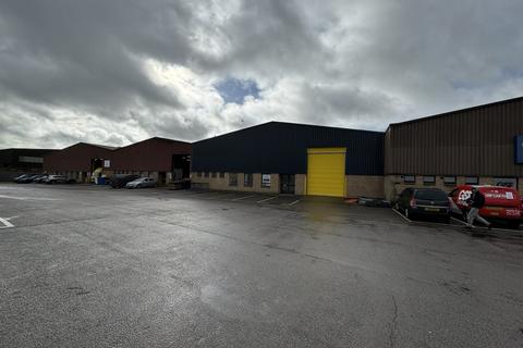 Industrial unit to rent - Unit 3 Peacock Trading Estate, Goodwood Road, Eastleigh, SO50 4NT
