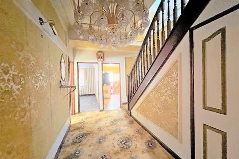 49 Essex Road, Romford, RM7 8BE