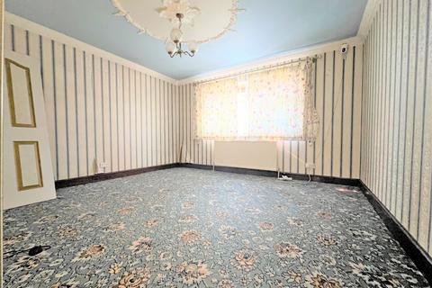 49 Essex Road, Romford, RM7 8BE