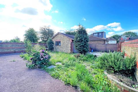 49 Essex Road, Romford, RM7 8BE