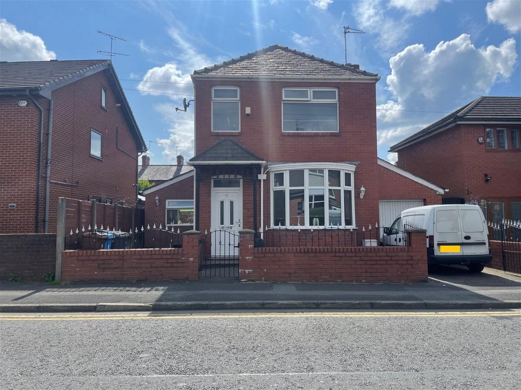 Pole Lane, Failsworth 3 bed detached house £249,950
