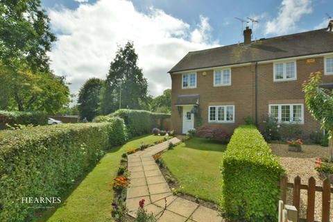 3 bedroom end of terrace house for sale, Cowdrys Field, Wimborne, BH21 1NB