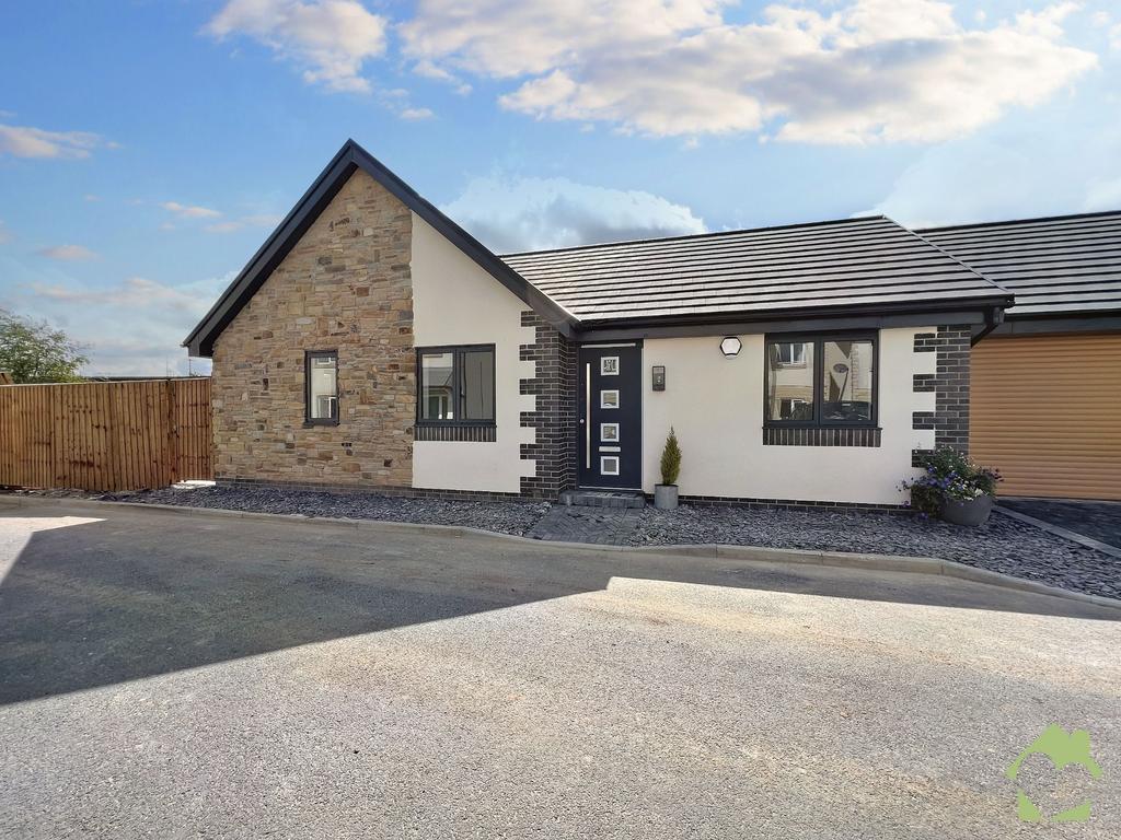 Beech Close, ClaughtononBrock, Preston 2 bed semidetached bungalow